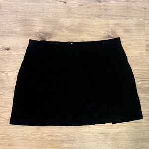 H&M Black Mini Skirt with Clean Silhouette